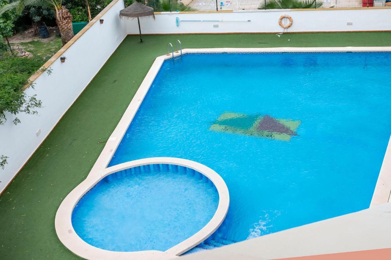 Apartamento Ático con terraza-solárium y piscina 4-6 personas WIFI A/C Roda Exterior foto
